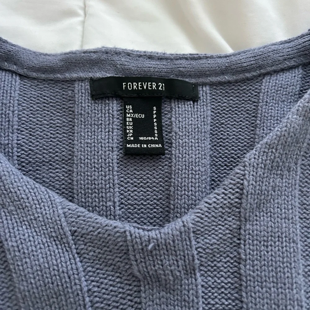 Gray Ribbed Cropped Sweater - Picture 2 of 2
